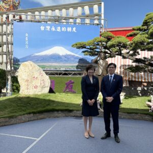 台湾高雄市・主人の銅像