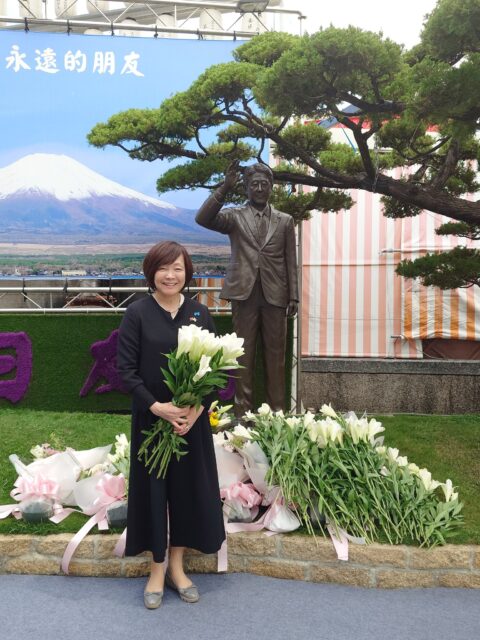 高雄市保安堂にて献花