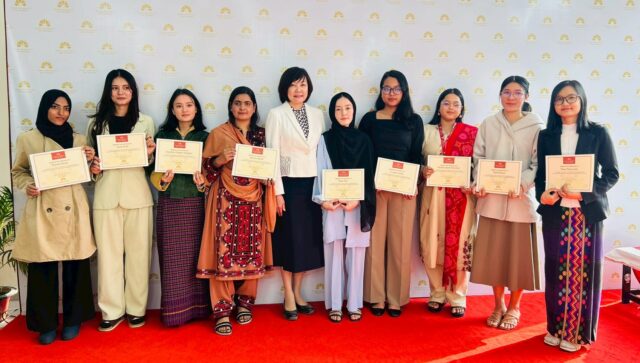 バングラデシュにてアジア女子大学卒業式に参加